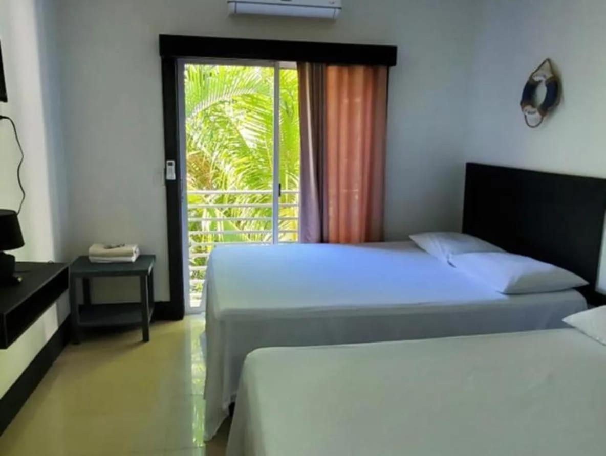 Hotel Marina Roatan Экстерьер фото