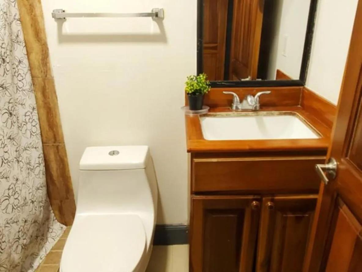 Hotel Marina Roatan Экстерьер фото