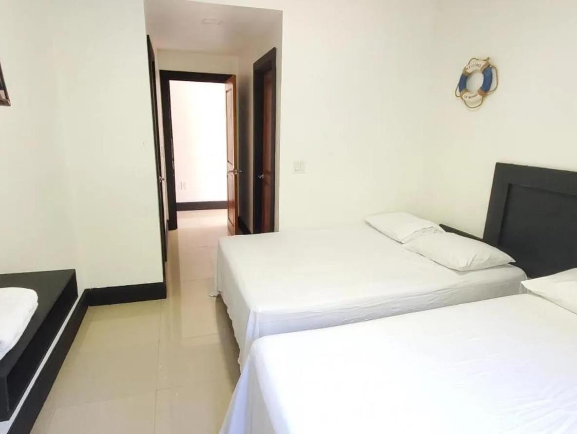 Hotel Marina Roatan Экстерьер фото